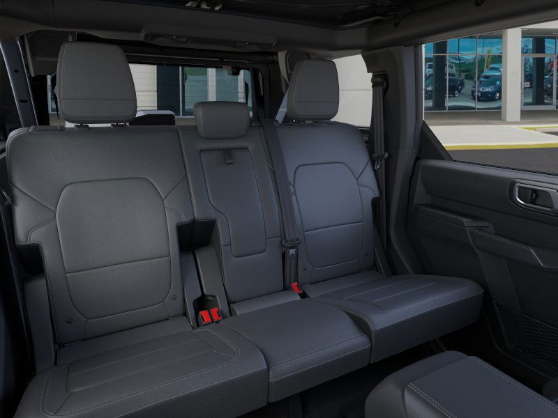 2025 Ford Bronco Outer Banks photo 4