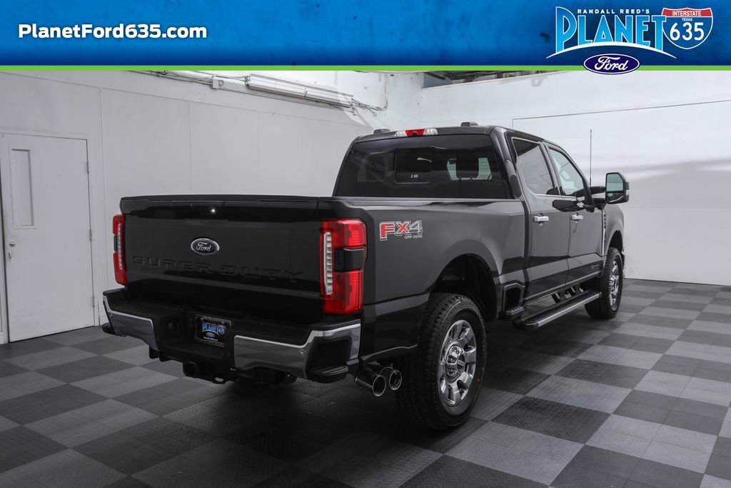 2025 Ford F-250 Lariat photo 3