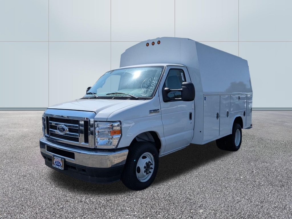 2025 Ford E-350 Cutaway