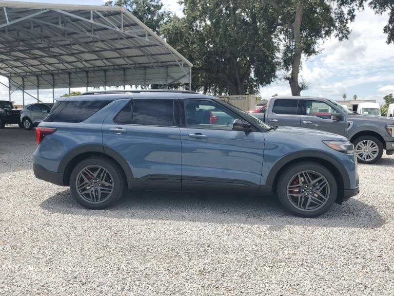 2025 Ford Explorer ST