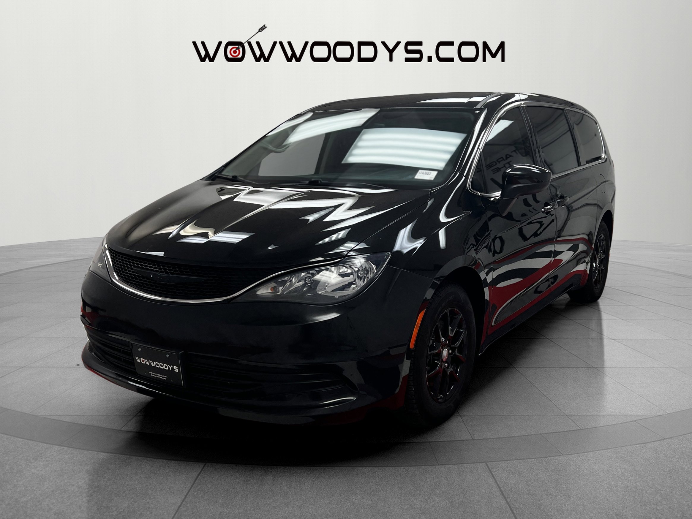 Used 2017 Chrysler Pacifica Touring FWD 3.6L V6 SafetyTec Group Uconnect 8.4inch Keysense Third Row Seating