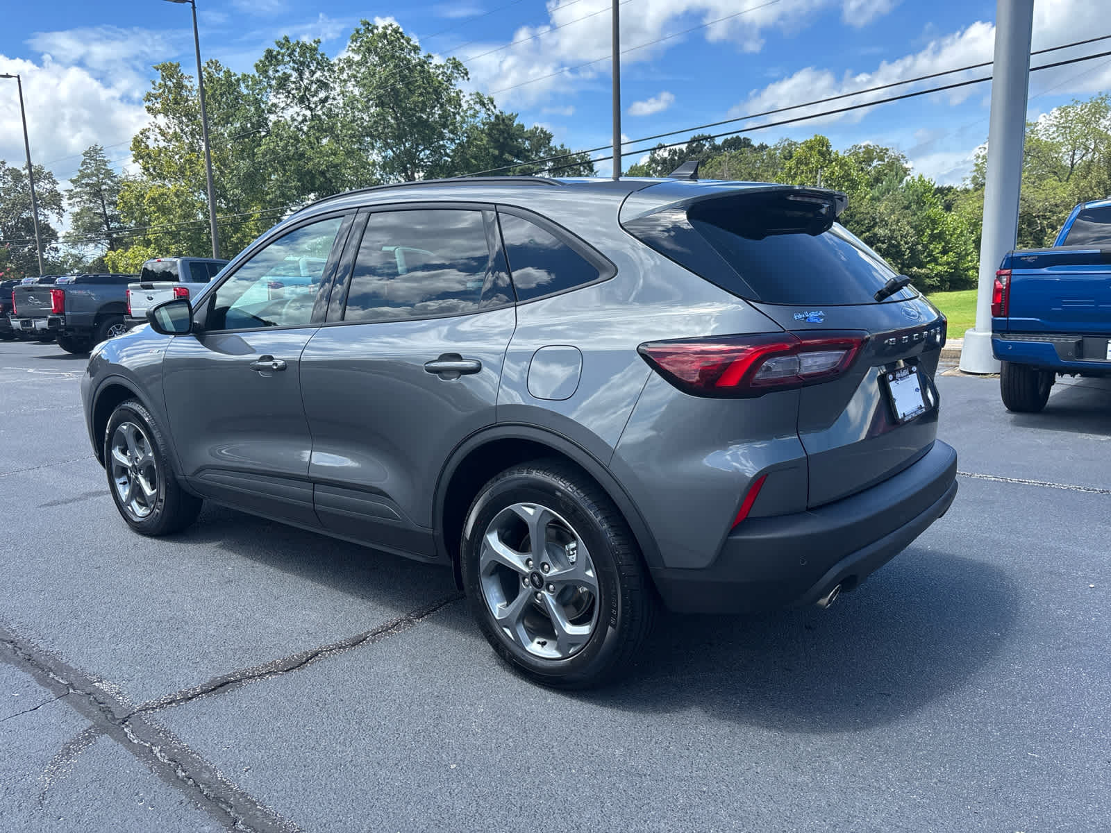 2025 Ford Escape ST-Line photo 2