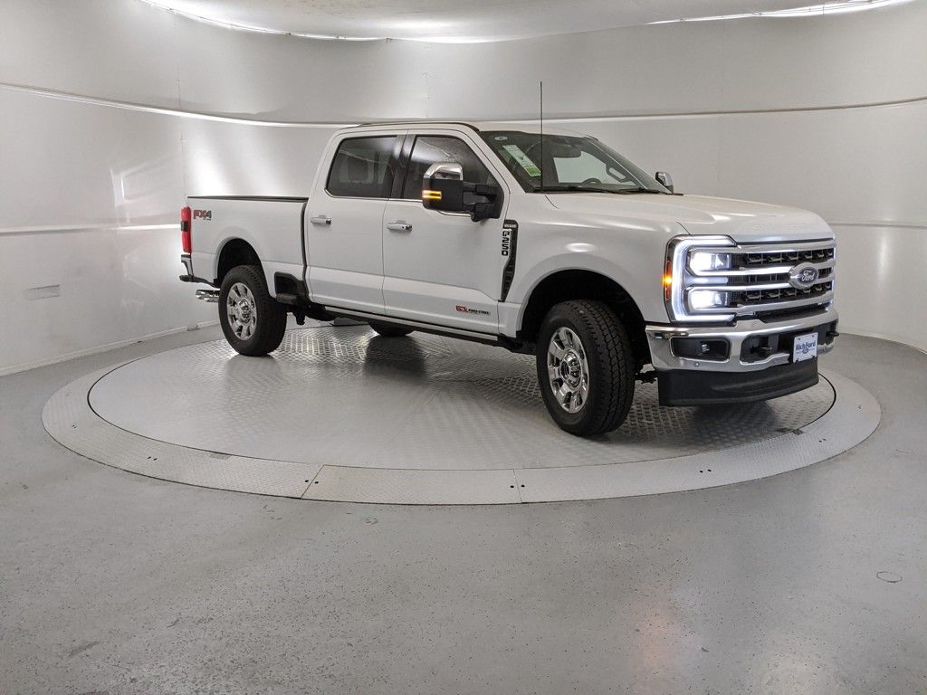 2025 Ford F-250 King Ranch photo 2