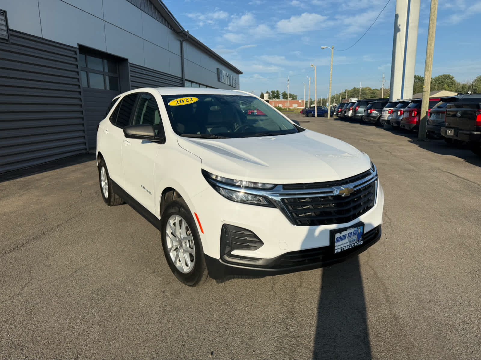 2022 Chevrolet Equinox LS photo 2