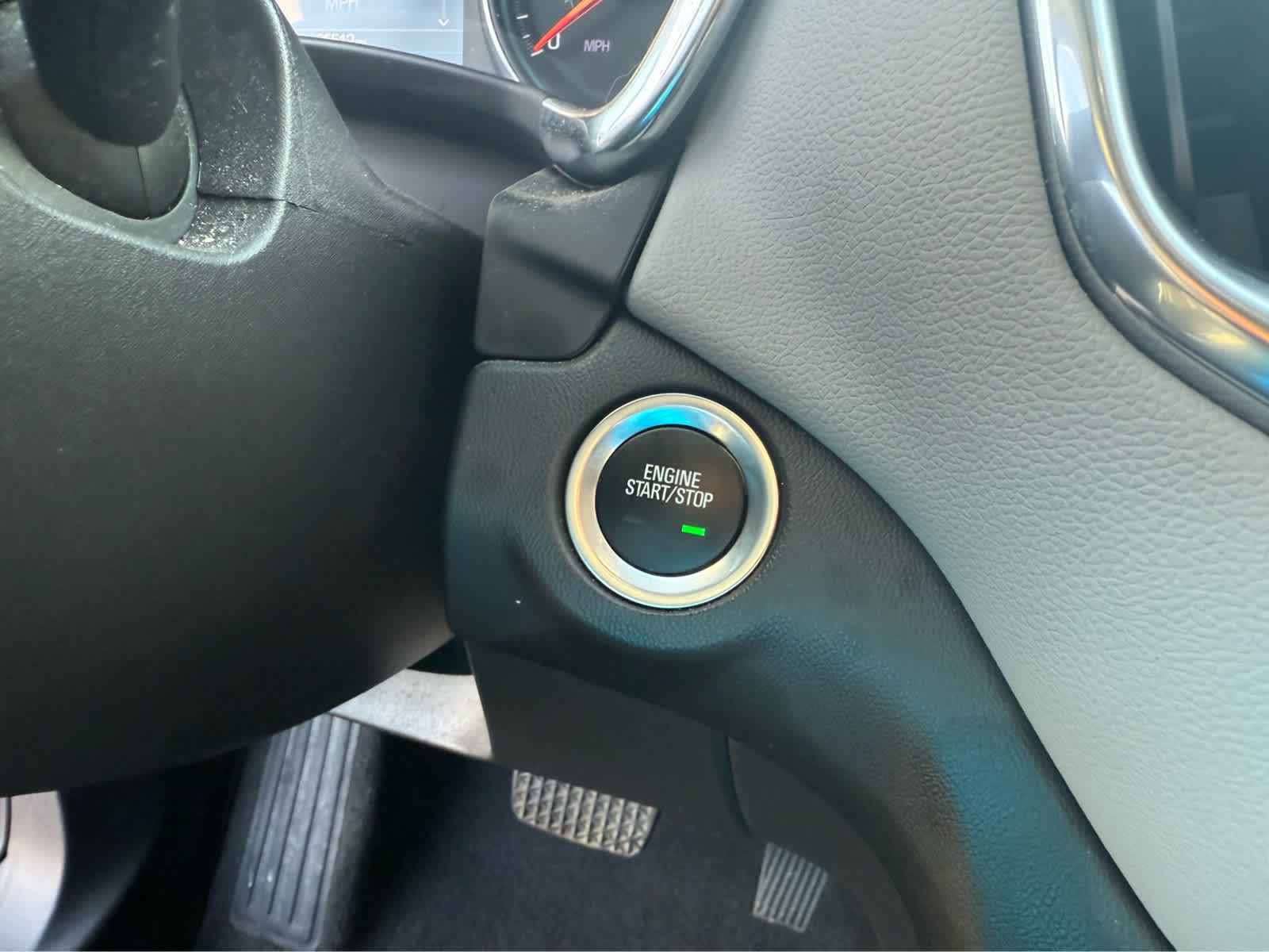 2022 Chevrolet Equinox LS photo 12