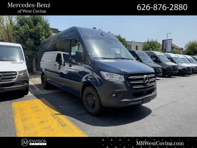 2025 Mercedes-Benz Sprinter Crew Van Crew 170 WB