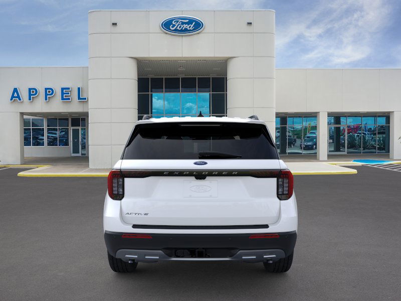 2025 Ford Explorer photo 3