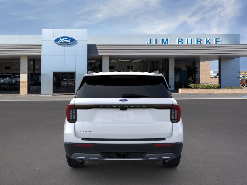 2025 Ford Explorer photo 3