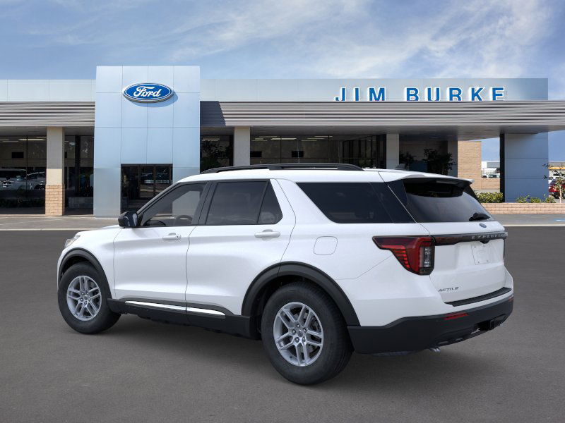 2025 Ford Explorer photo 2