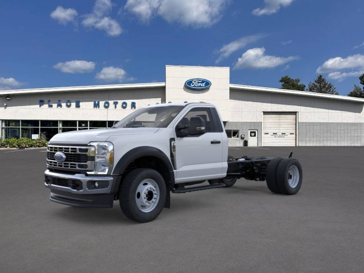 2025 Ford F-550 Super Duty Chassis Cab XL's photo