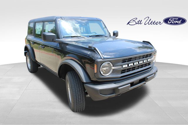 2025 Ford Bronco Base photo 2