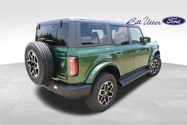 2025 Ford Bronco Outer Banks photo 2