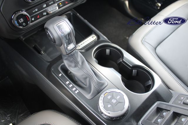 2025 Ford Bronco Outer Banks photo 9