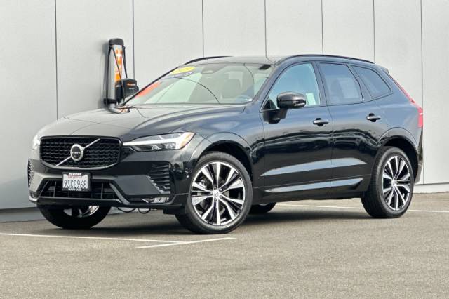 2025 Volvo XC60 B5 Plus