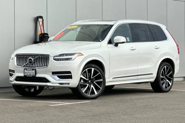 2025 Volvo XC90 B5 Plus