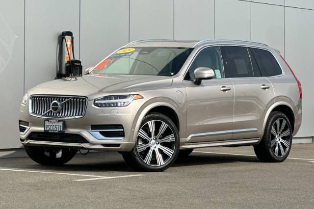 2025 Volvo XC90 Plug-In Hybrid T8 Plus