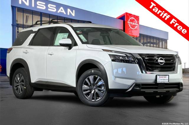 2025 Nissan Pathfinder SV