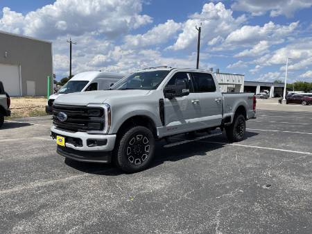 2025 Ford Super Duty F-250 SRW Platinum