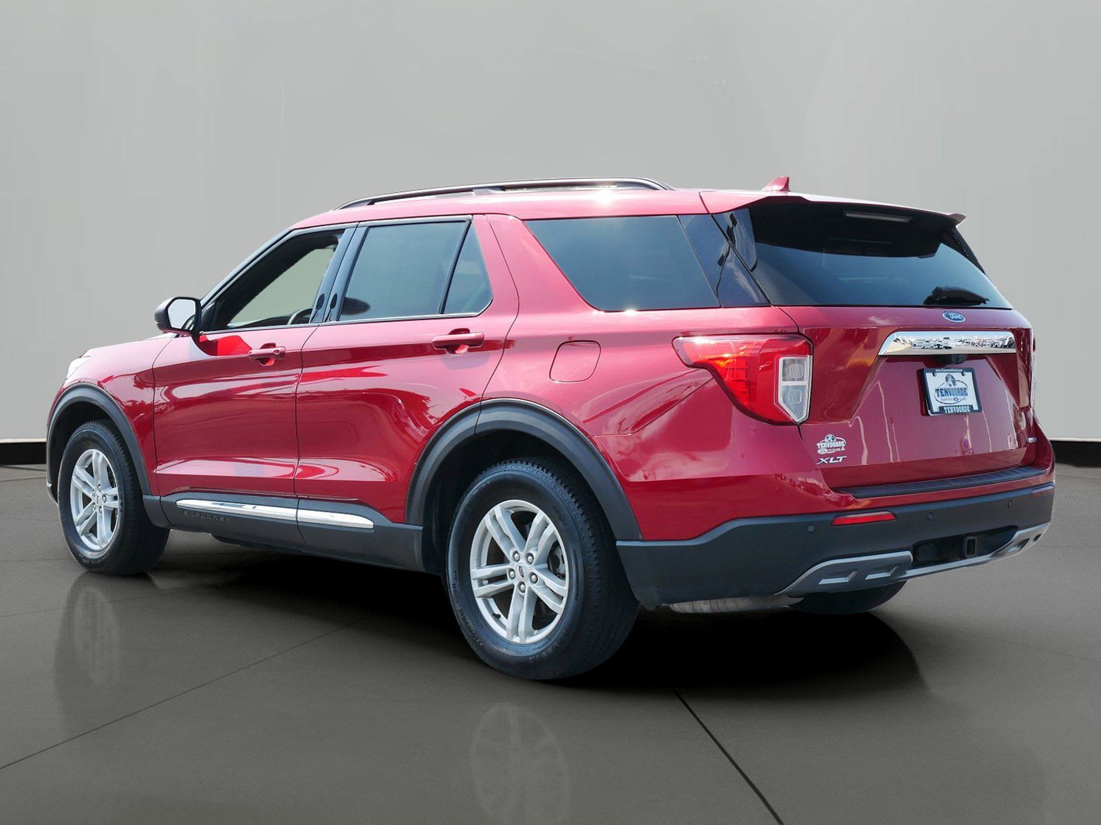 Used 2020 Ford Explorer XLT with VIN 1FMSK8DH3LGB39824 for sale in St. Cloud, Minnesota