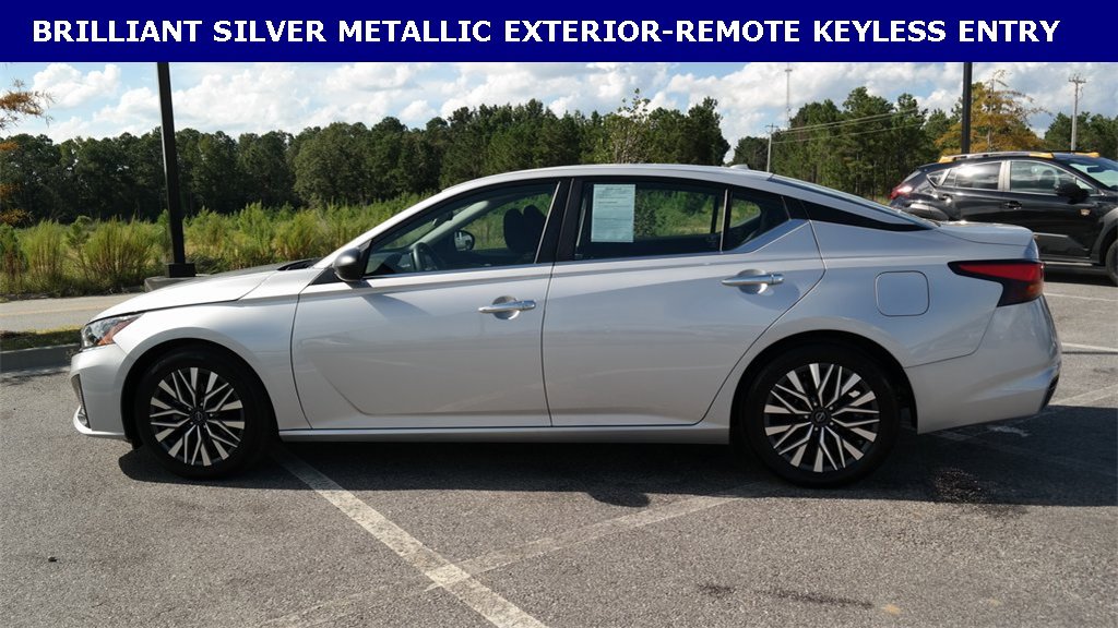 2024 Nissan Altima 2.5 SV photo 2