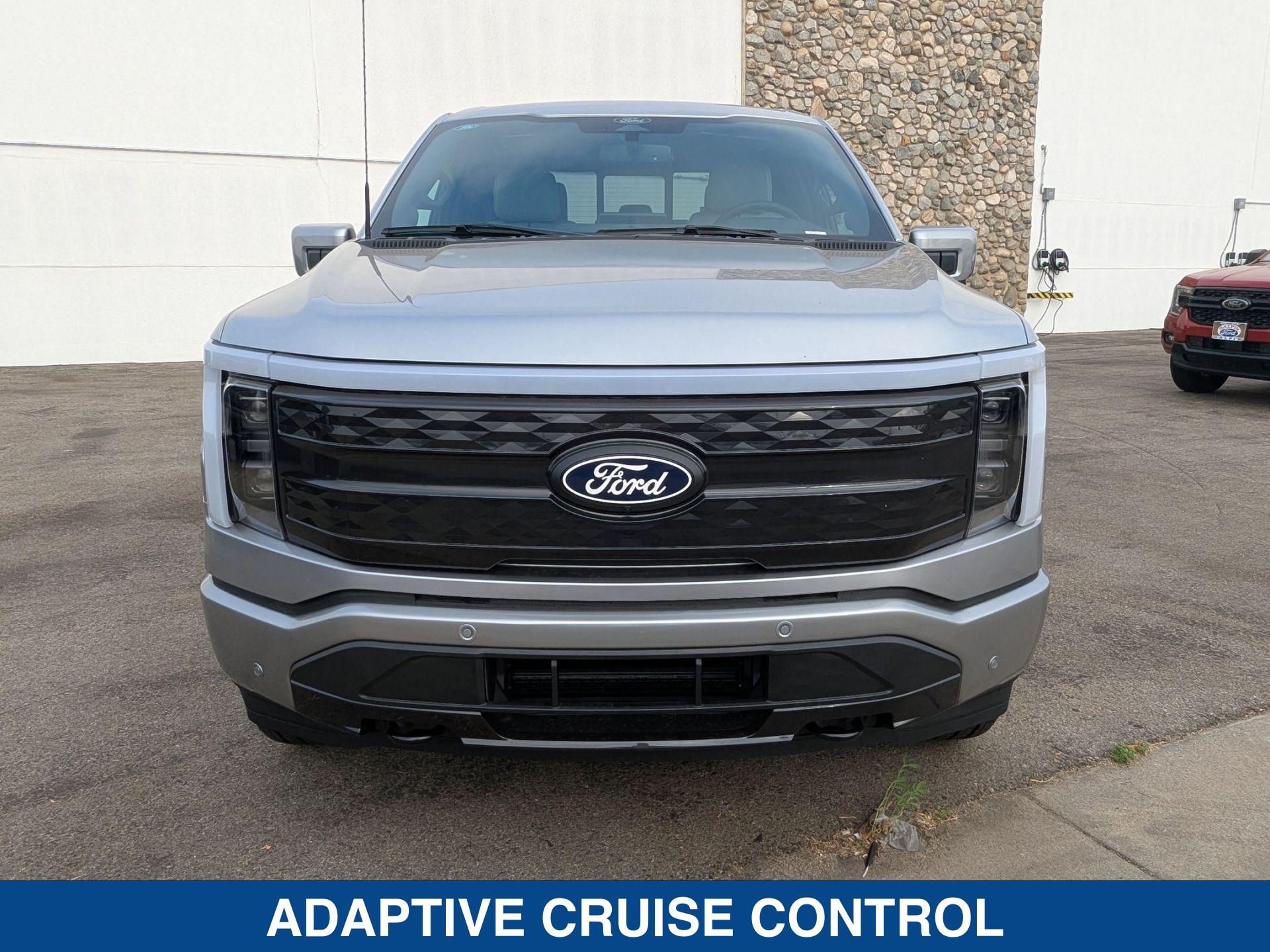 2025 Ford F-150 Lightning Platinum photo 11
