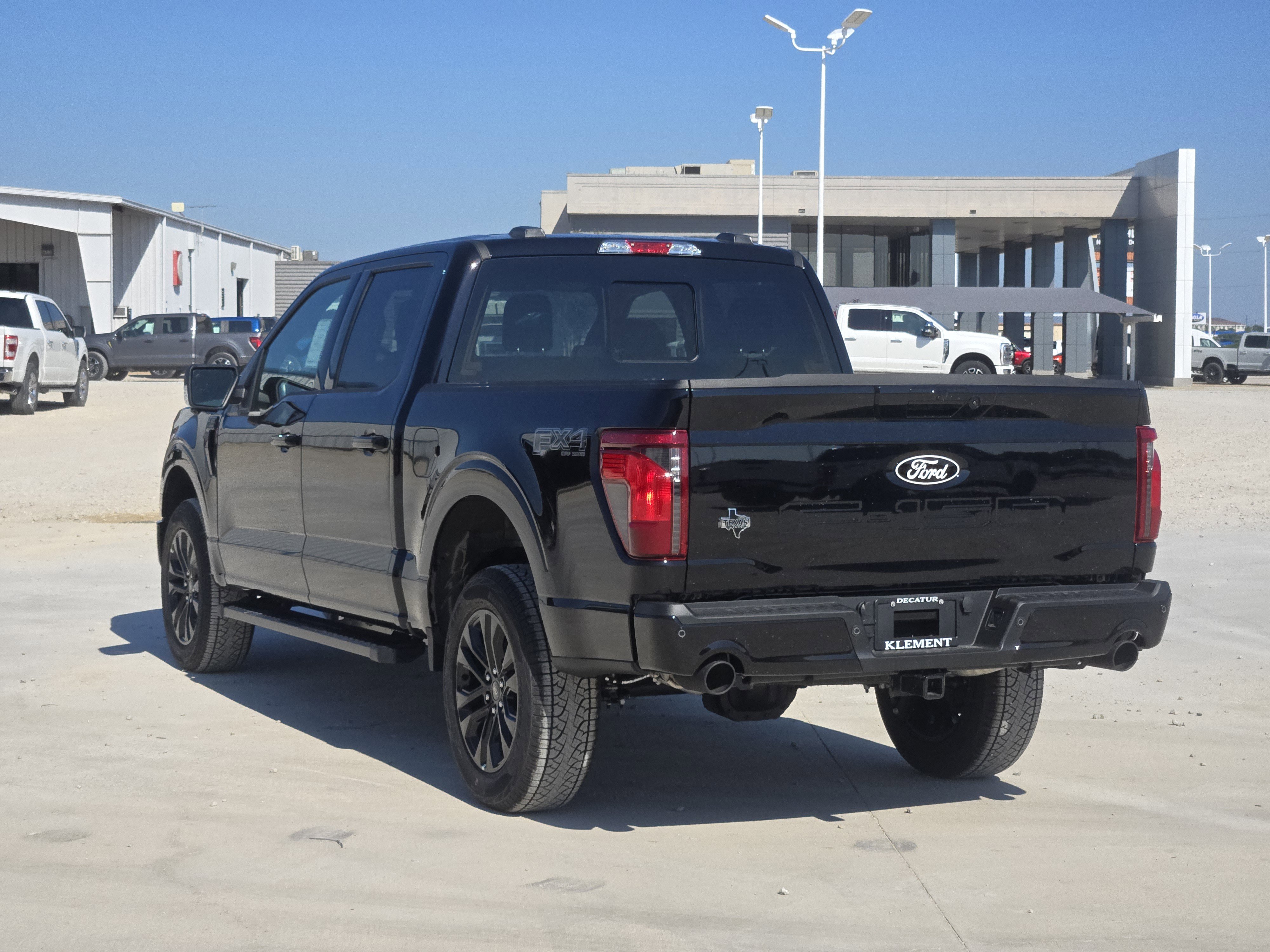 2025 Ford F-150 XLT photo 2