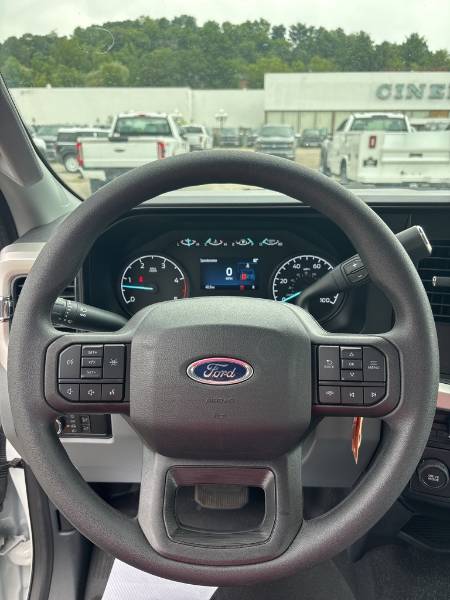 2024 Ford F-550SD XL