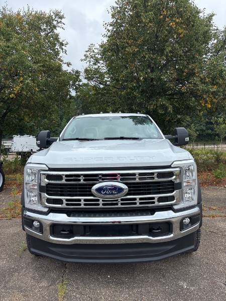 2024 Ford F-550SD XL