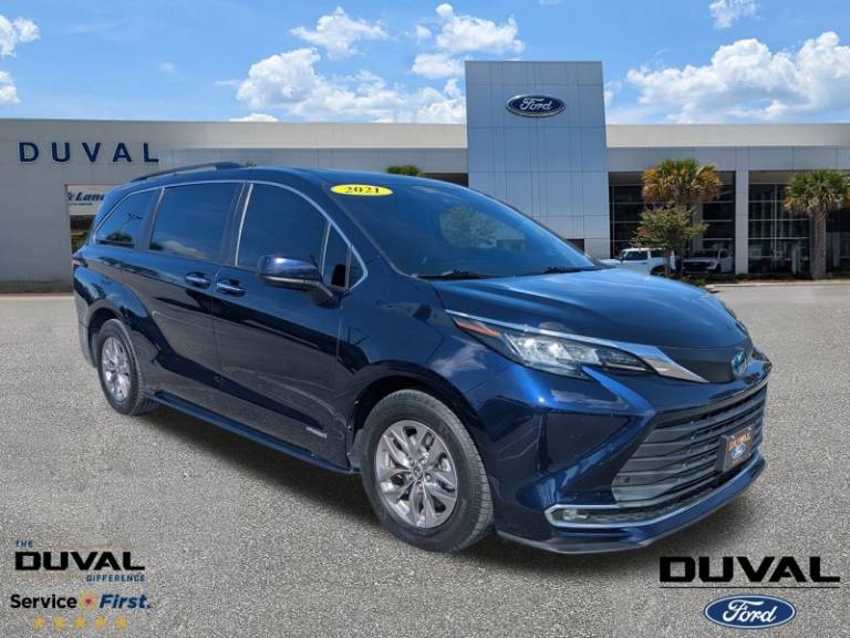 2021 Toyota Sienna XLE