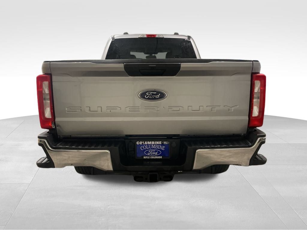 2024 Ford F-250 photo 3