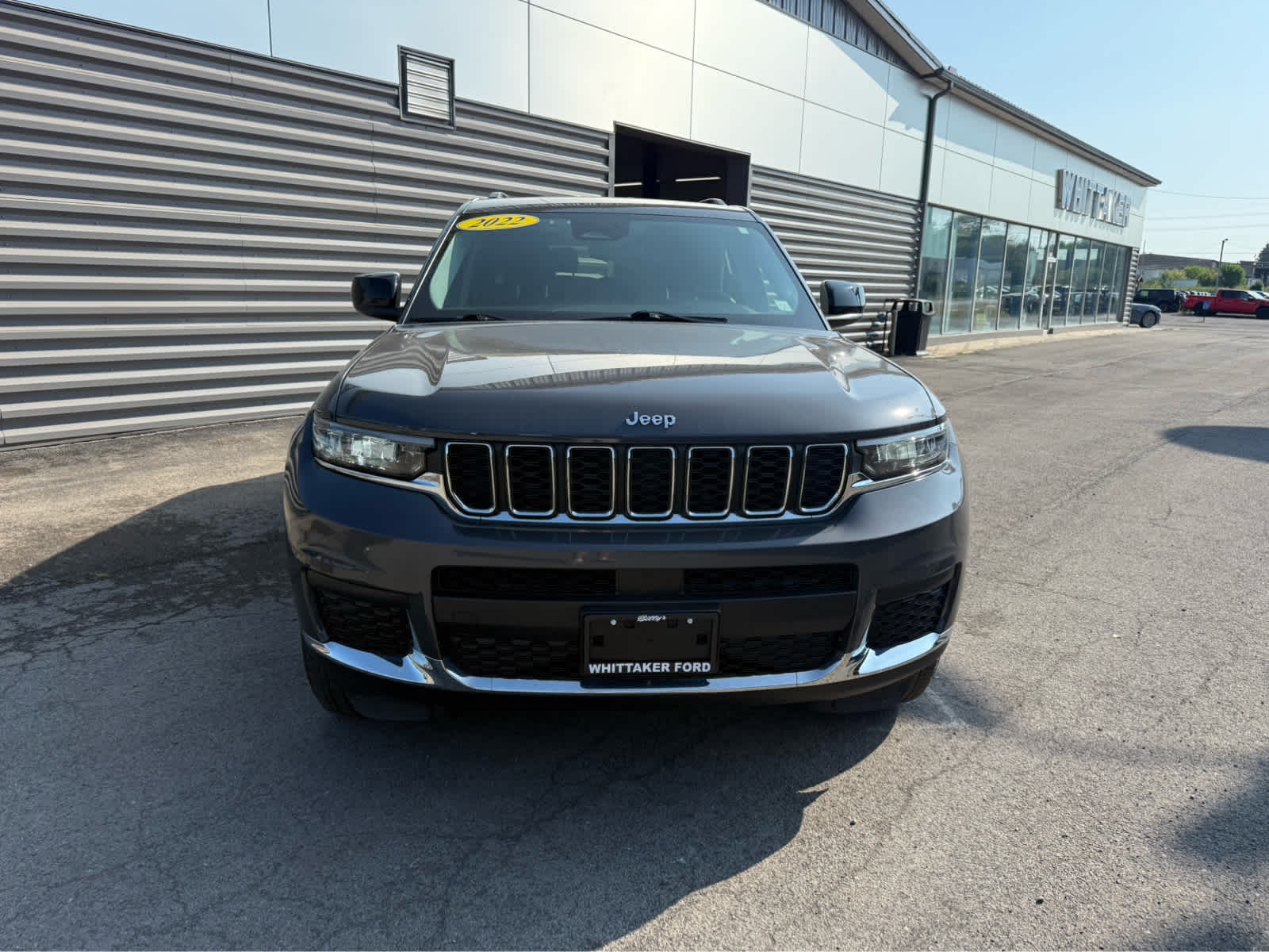 2022 Jeep Grand Cherokee Laredo photo 3
