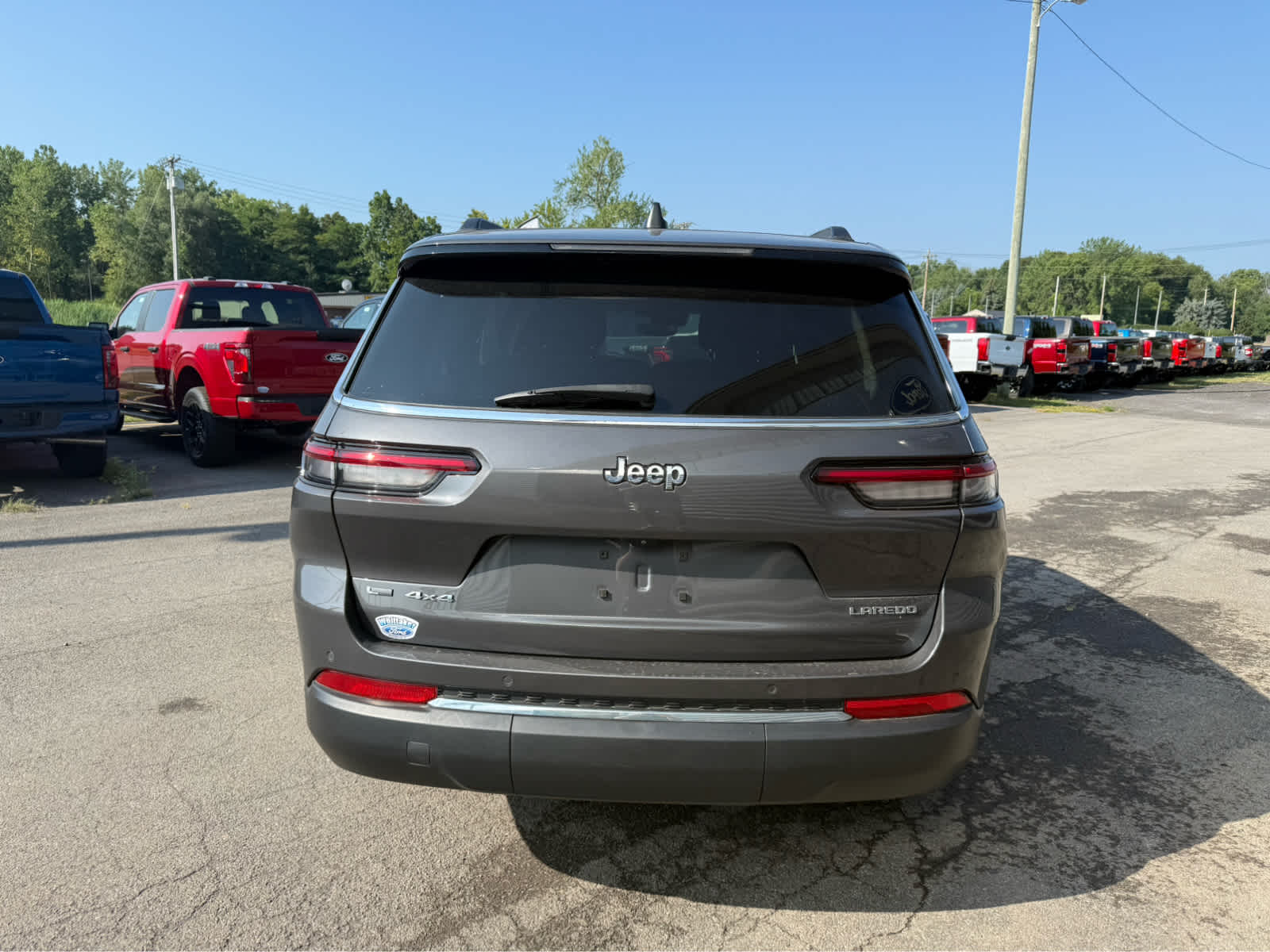 2022 Jeep Grand Cherokee Laredo photo 5