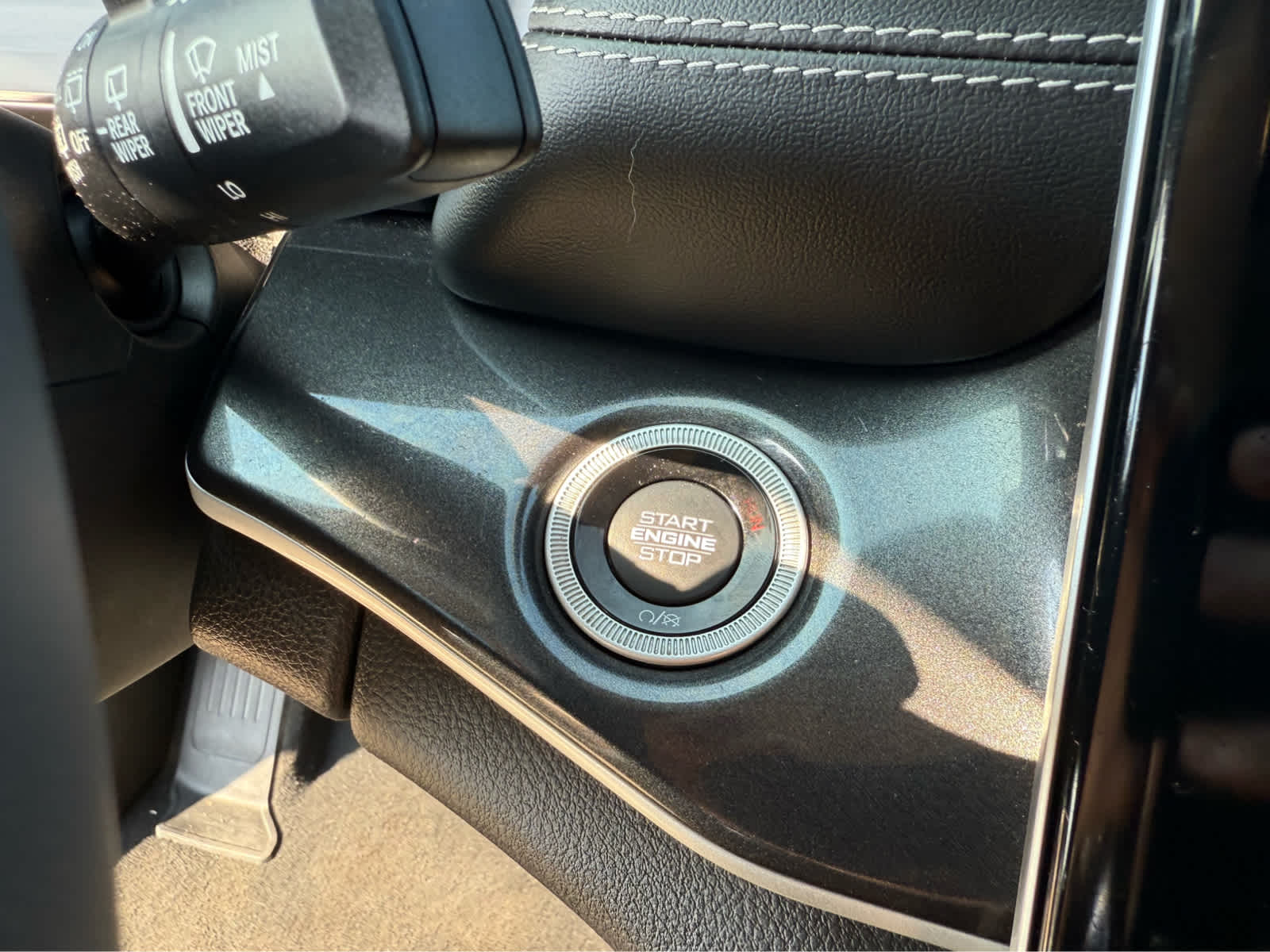 2022 Jeep Grand Cherokee Laredo photo 12