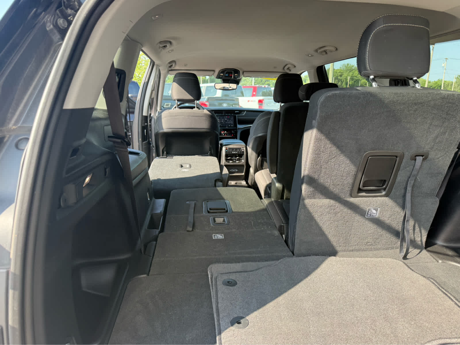 2022 Jeep Grand Cherokee Laredo photo 18