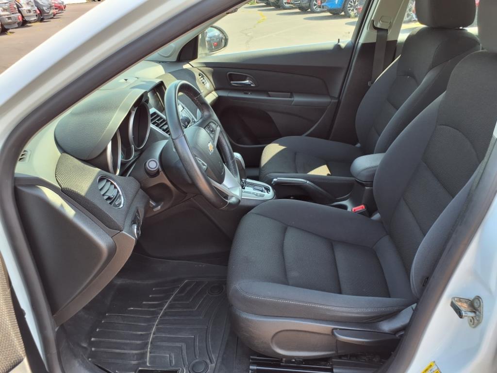 2014 Chevrolet Cruze photo 12