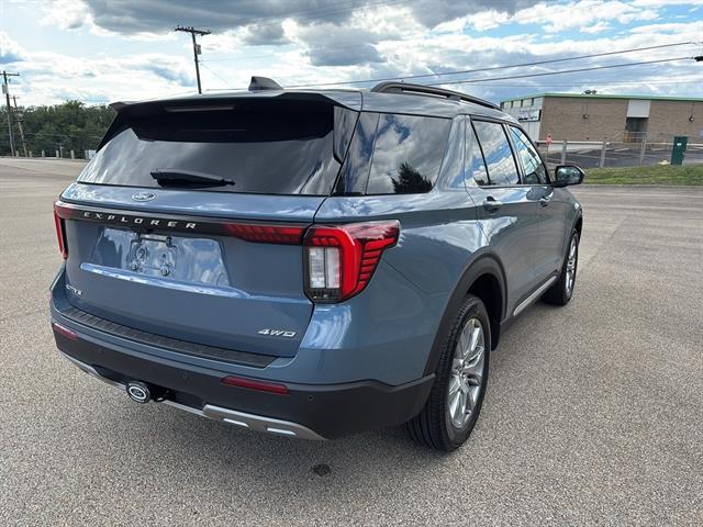 2025 Ford Explorer photo 3
