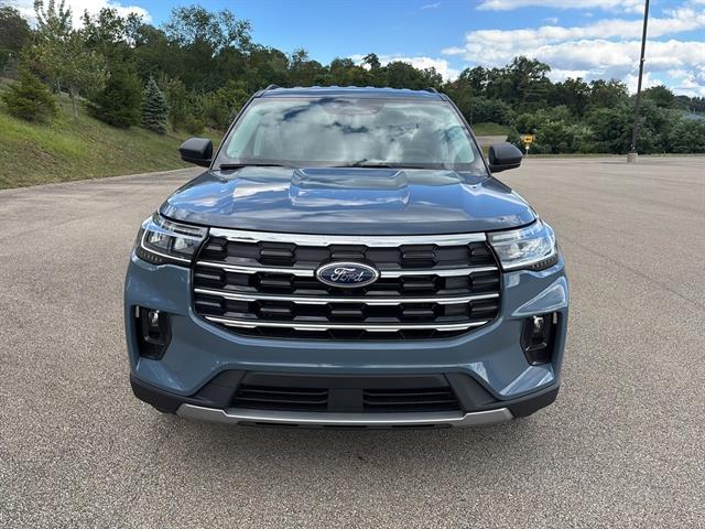 2025 Ford Explorer photo 6