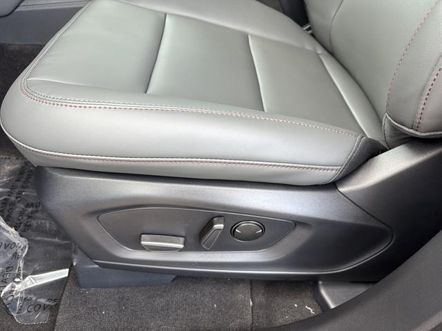 2025 Ford Explorer photo 10