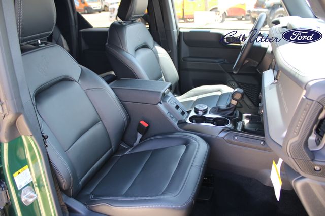 2025 Ford Bronco Outer Banks photo 6