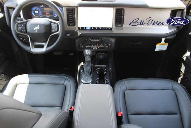 2025 Ford Bronco Outer Banks photo 10
