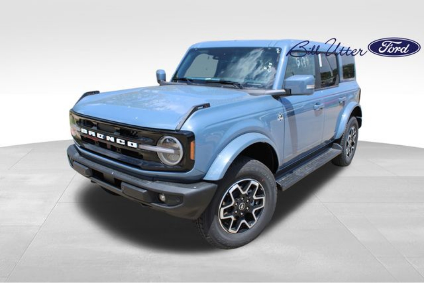 2025 Ford Bronco 4-Door Outer Banks's photo