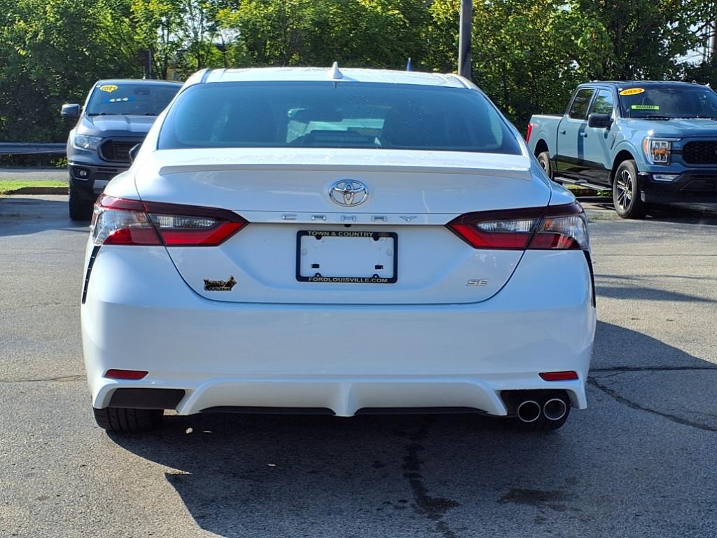 2024 Toyota Camry SE photo 4
