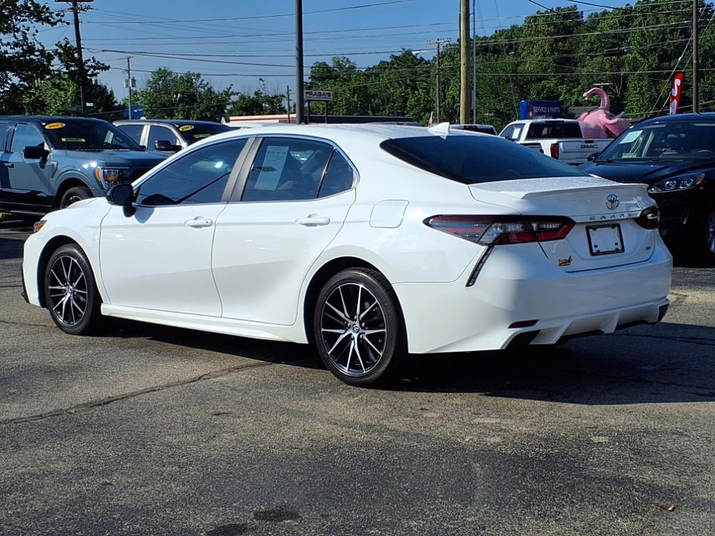 2024 Toyota Camry SE photo 5