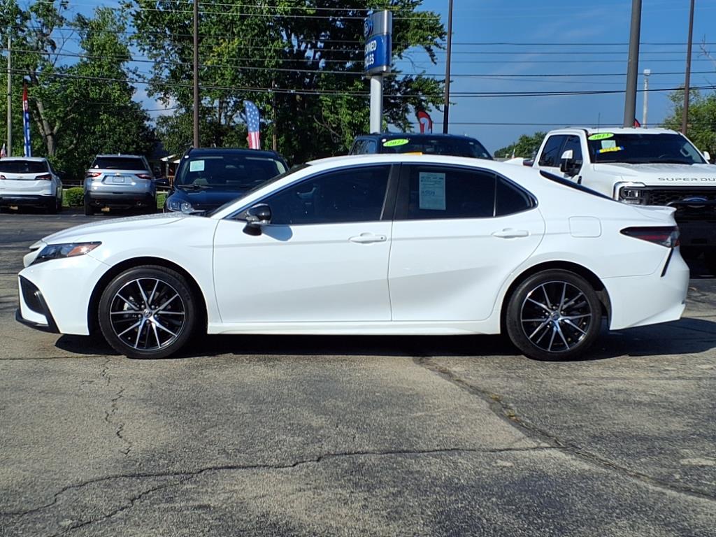 2024 Toyota Camry SE photo 6