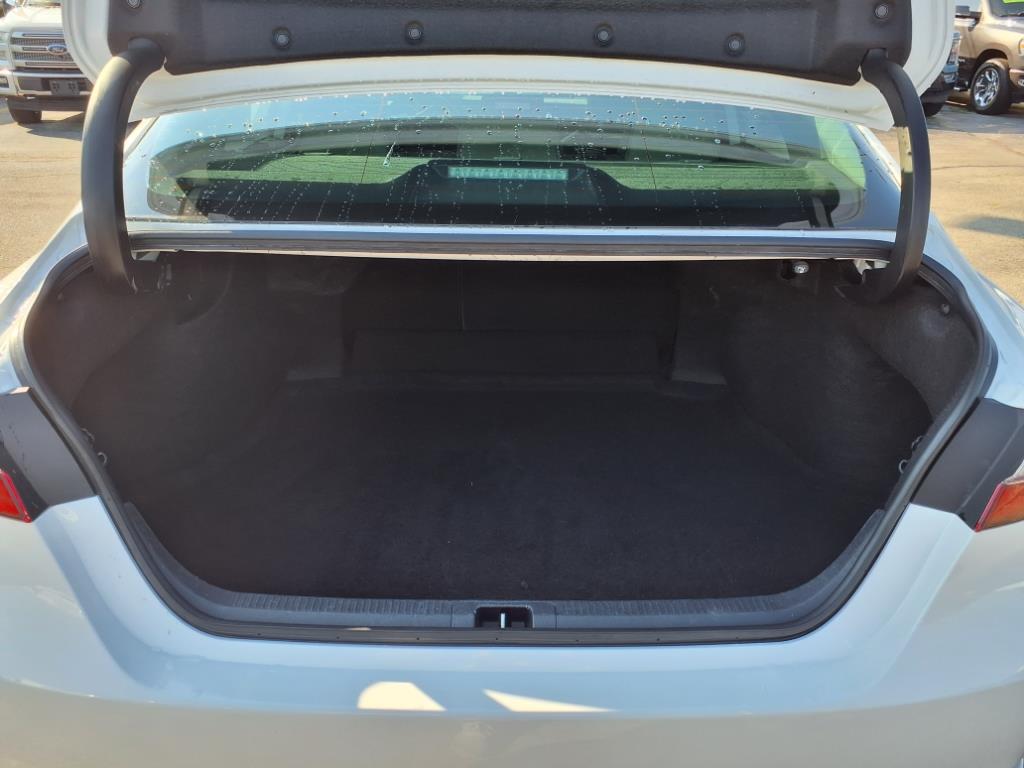 2024 Toyota Camry SE photo 8