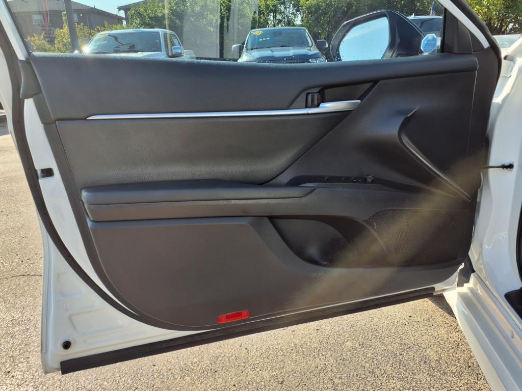 2024 Toyota Camry SE photo 11