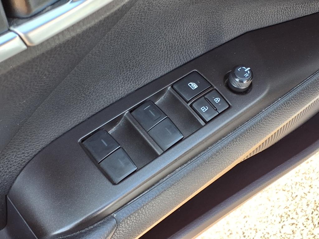 2024 Toyota Camry SE photo 12