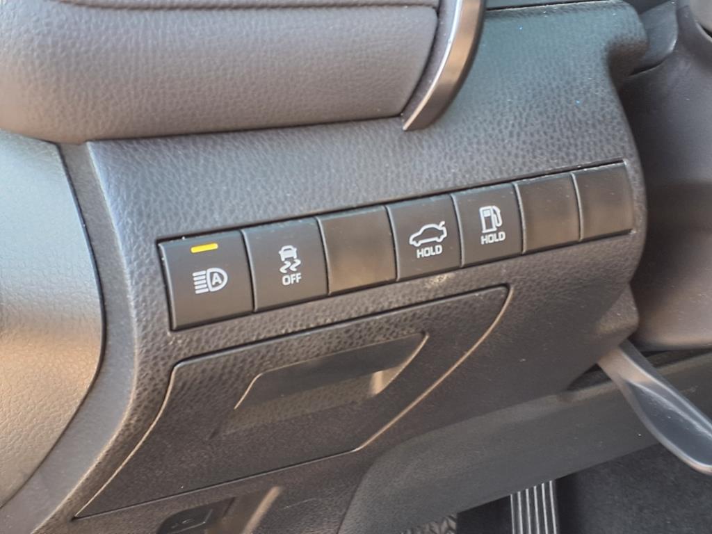 2024 Toyota Camry SE photo 13