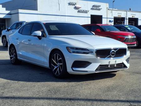 2020 Volvo S60 T5 Momentum