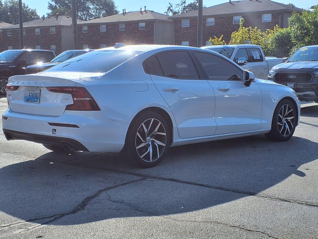 2020 Volvo S60 T5 Momentum photo 3